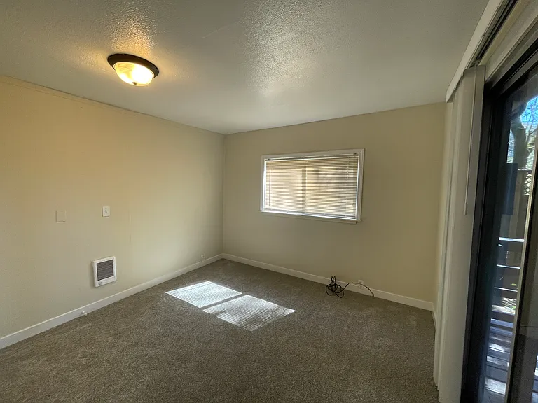 14860 River Rd — Photo 14