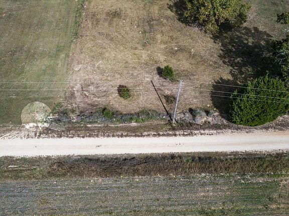 4th image of 1 Teddy White Rd