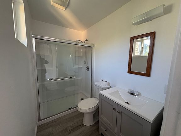 4th image of 928 9th St #1