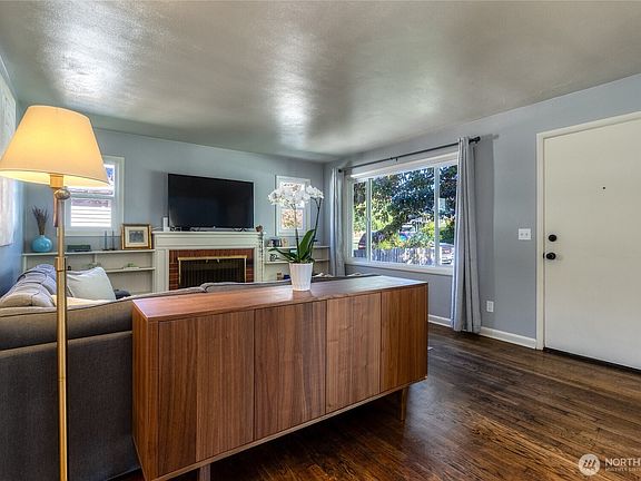 5th image of 914 S Wilbur Avenue