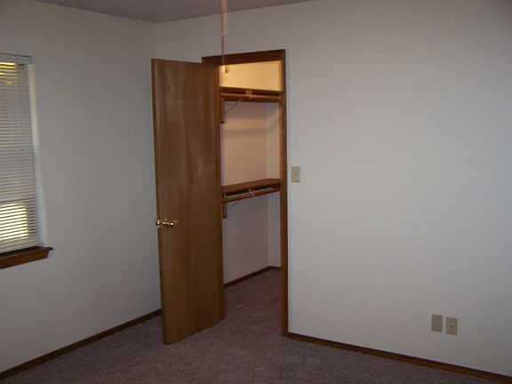 5th image of 419 Joplin Pl