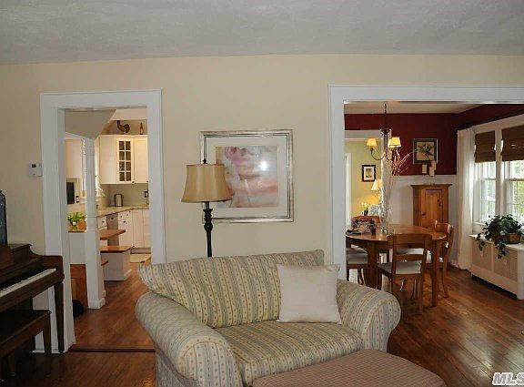 5th image of 6 Fairview Ave