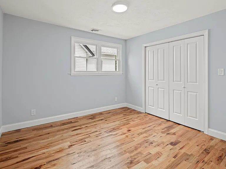 180 Edwards St — Photo 8