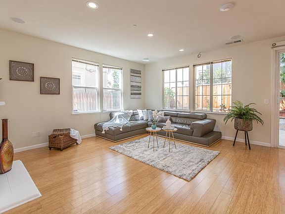 2nd image of 34467 Torrey Pine Ln
