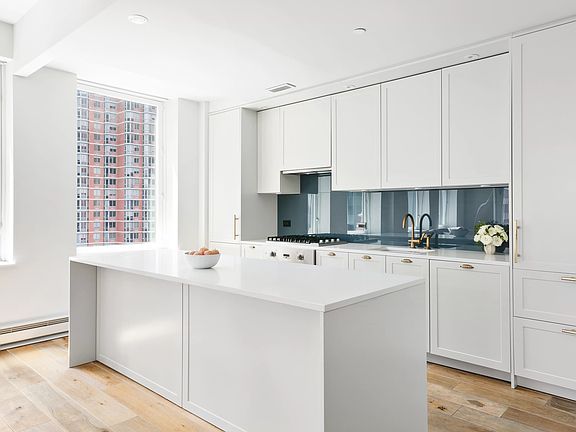 4th image of 93 Worth St Suite 1202