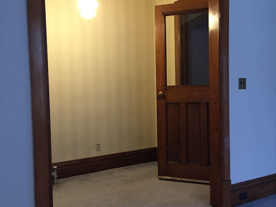 1st image of 3214 Harriet Ave