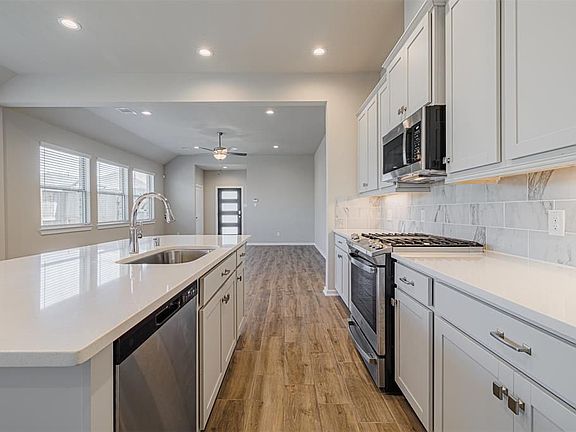 4th image of 7031 Winterberry Glen Ln