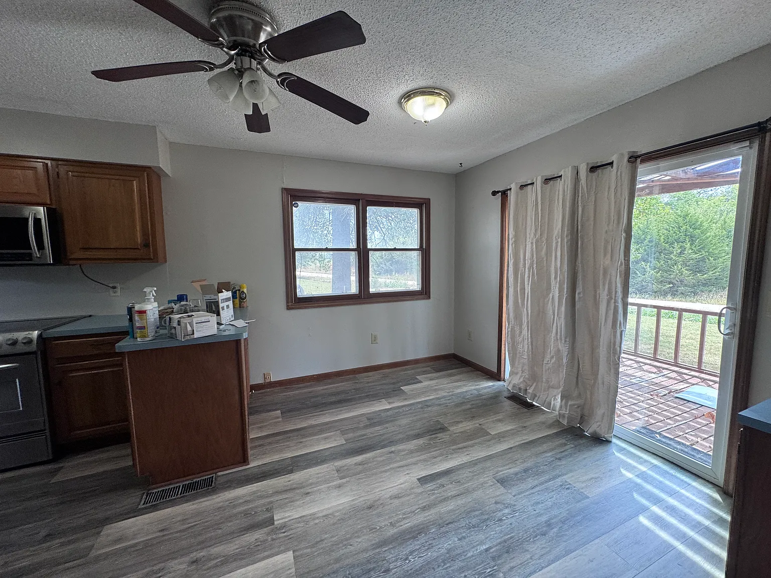 3 bed, $1,100 — Photo 4