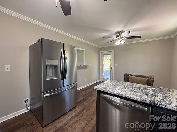 3rd image of 3730 Sedgefield Dr