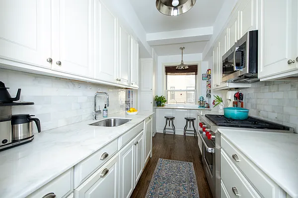 Sold by Compass | media 2