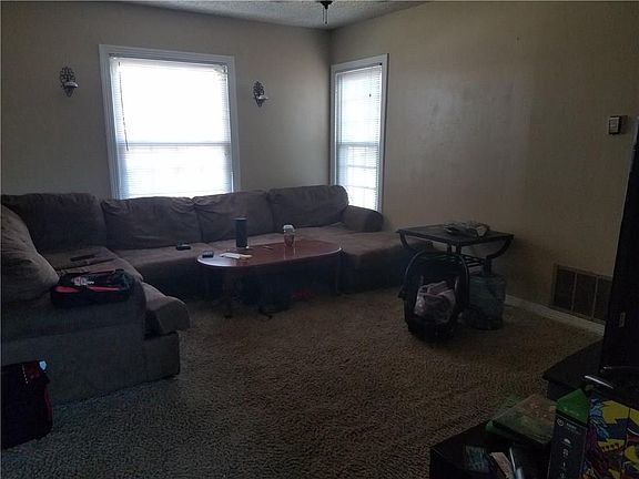 3rd image of 1908 Sussex Dr
