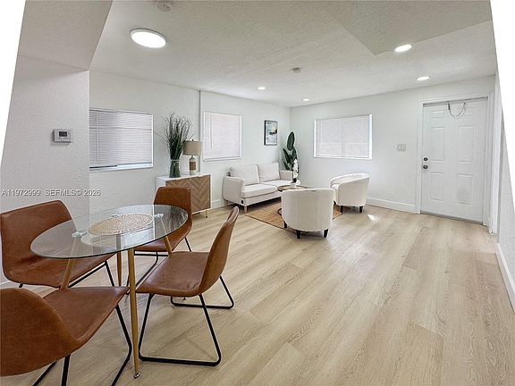 4th image of 5615 SW 40th St