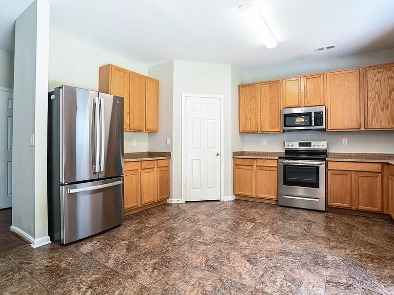6510 Blackwood Ln — Photo 8