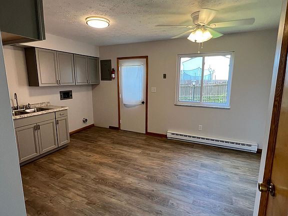 3rd image of 611 Center Ave APT 3