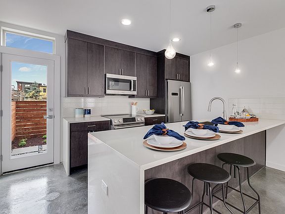 4th image of 6730 Corson Ave S #E