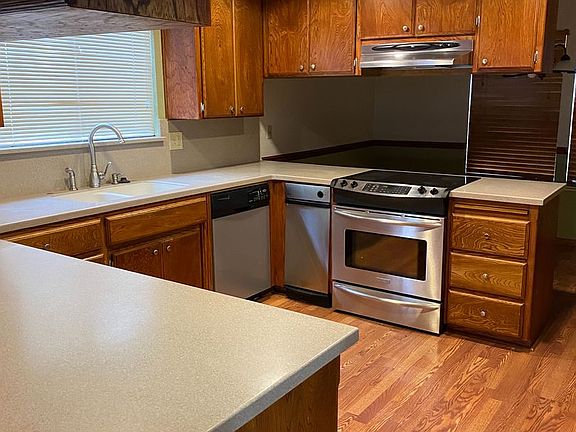 4th image of 2648 Alder Glen Dr