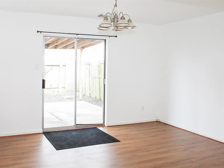 8910 Sage Place Dr — Photo 7