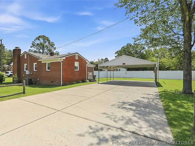 2902 Cornell Dr — Photo 3