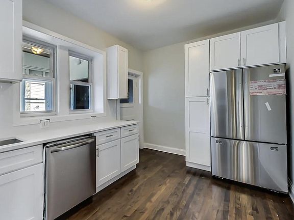 4th image of 3457 N Avers Ave #1E