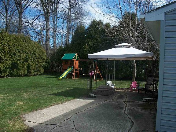 4th image of 47 Sherwood Dr