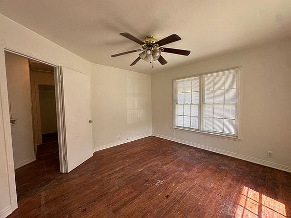 3rd image of 613 Oakland St