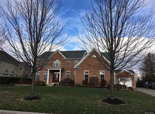 8890 Lake Glen Ct, Clarence Center, NY 14032