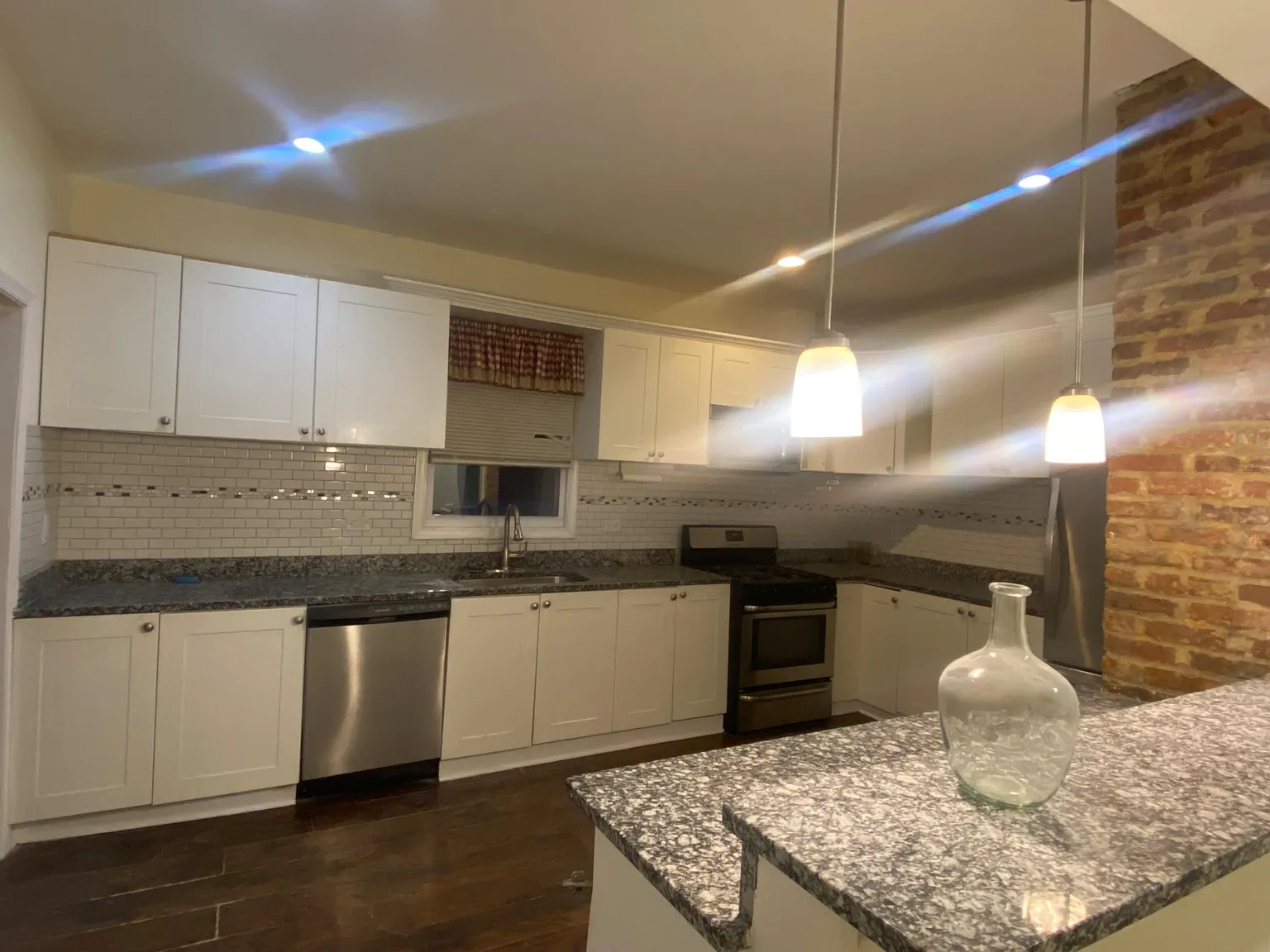 4 bed, 3.0 bath, 2105 sqft, $819 — Photo 4