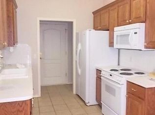 205 Village Oaks Dr, Midwest City, OK 73130