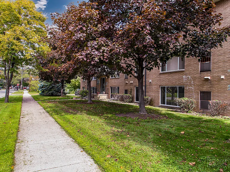 Fernwood Apartments — Photo 26