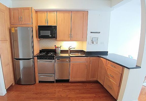 5th image of 350 E 62nd St APT 5J
