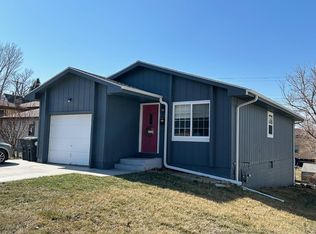 2232 S 42nd St, Omaha, NE 68105