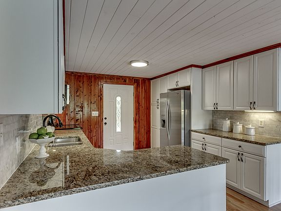 2nd image of 15550 Beacon Point Dr