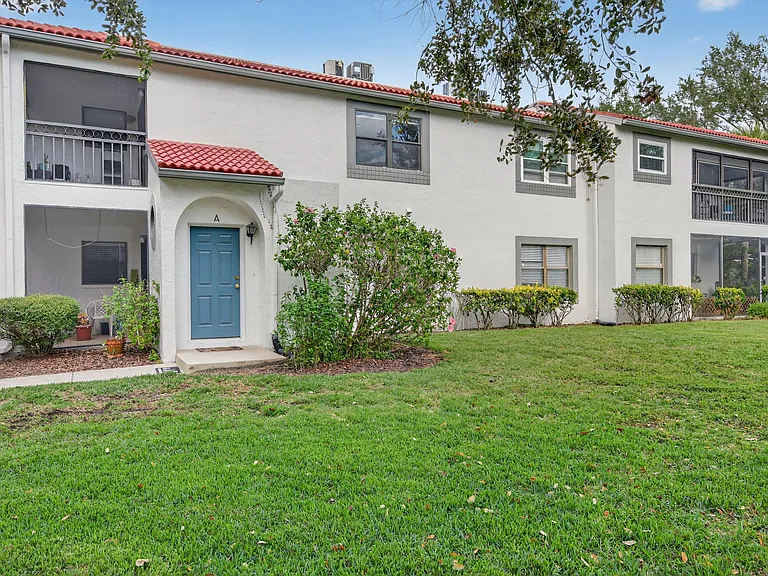 484 Santa Cruz Pl NE #G — Photo 1