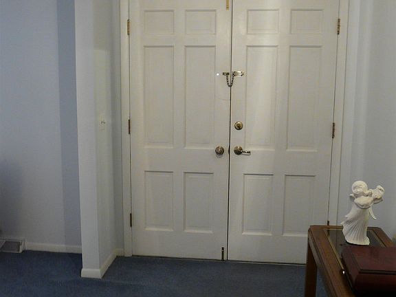3rd image of 6725 Rodney Dr