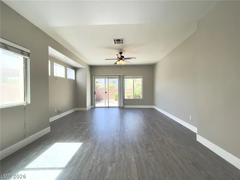 6413 Sierra Sands St — Photo 9
