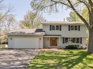 2130 Urbandale Ln N, Plymouth, MN 55447