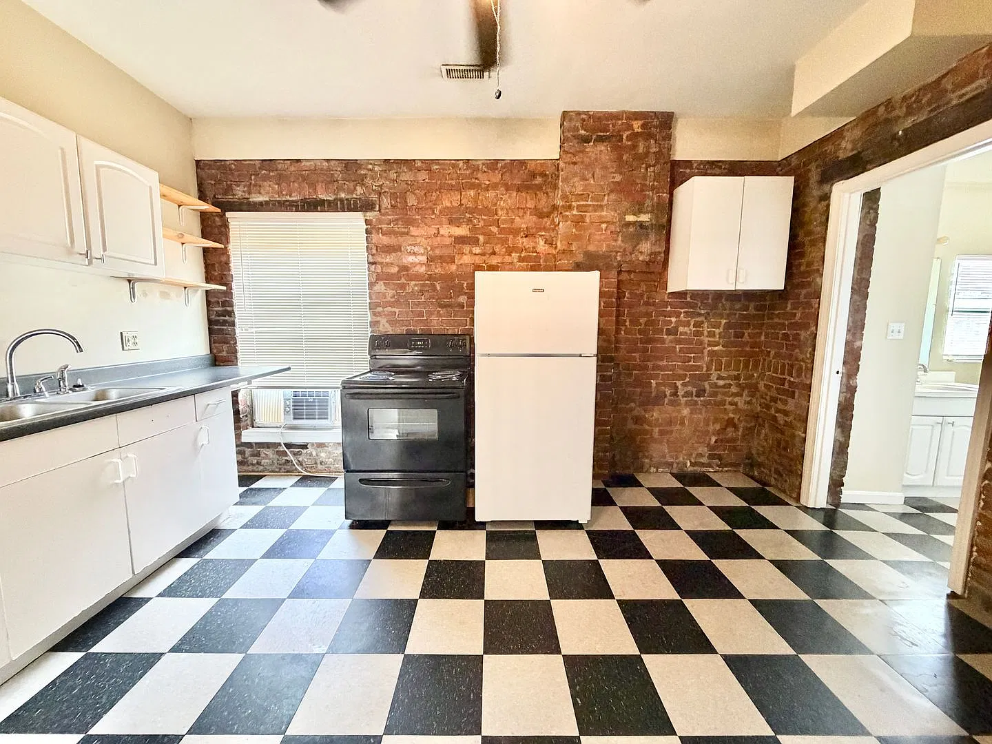 1215 S. 4th St — Photo 4