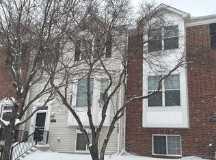 1646 Riverside Dr, Shakopee, MN 55379