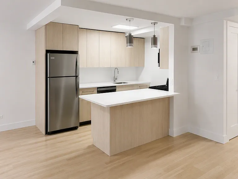 330 W 58th St #8P — Photo 2
