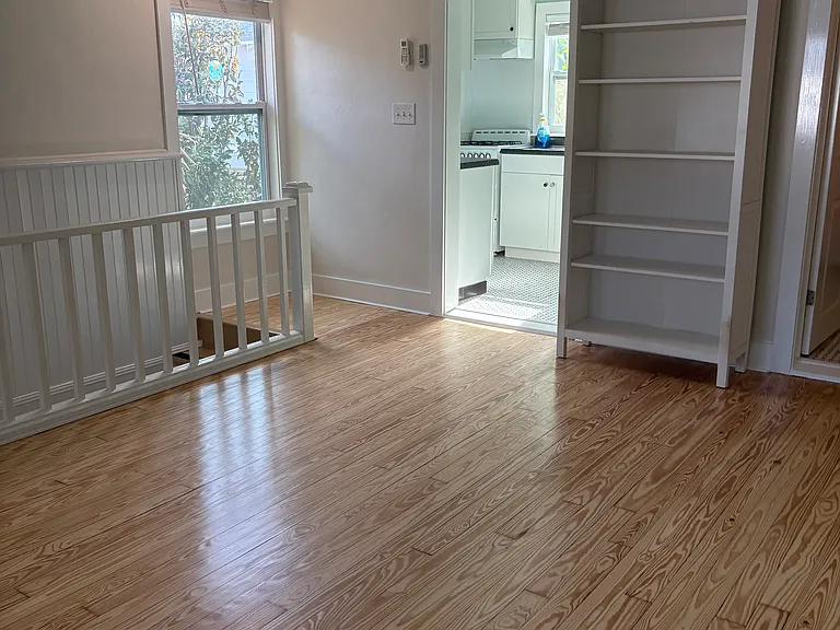 1140 Locust St NE #1/2 — Photo 4