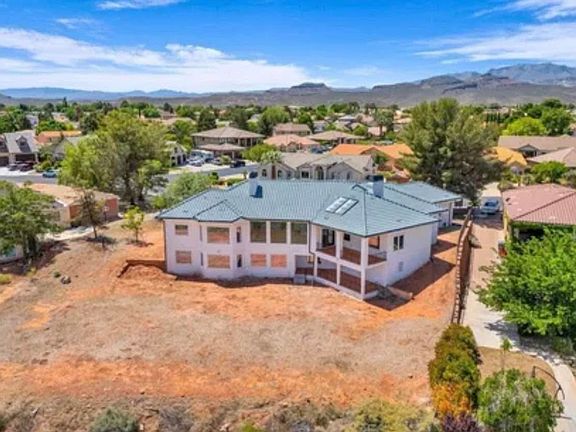 3rd image of 1862 N Red Mountain Dr