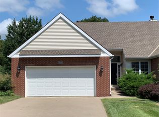 4317 Hidden Valley Dr, Saint Joseph, MO 64506