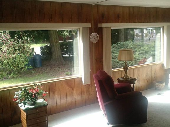 5th image of 32 Cypress Cir