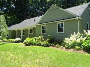 5 Brookmont Dr, Wilbraham, MA 01095