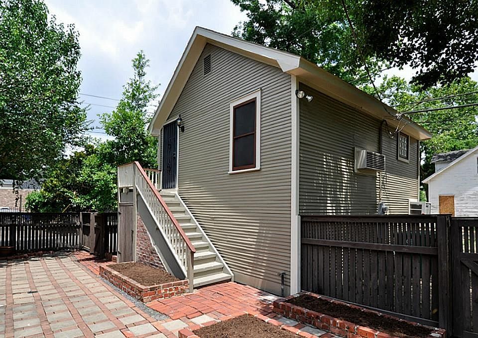 1st image of 401 1/2 Aurora St