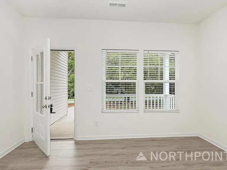 4105 Snyder Dr — Photo 2