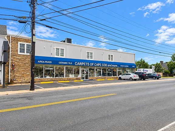 4th image of 235 Barnstable Rd