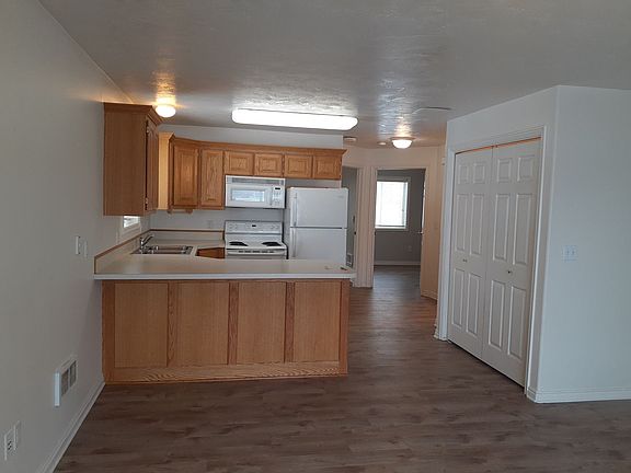 3rd image of 885 Andrews Pl APT 1
