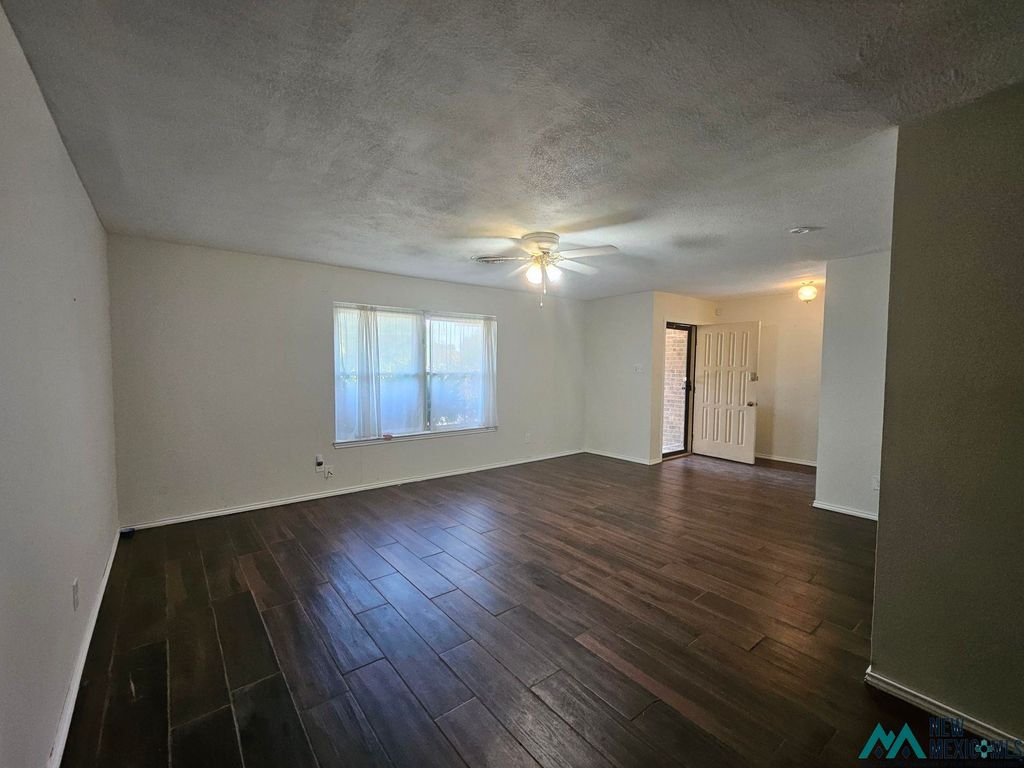 Apartment in Roswell - View 3