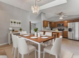 1011 Pond View Ct, Saint Paul, MN 55127
